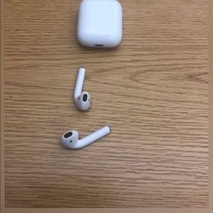 AirPods